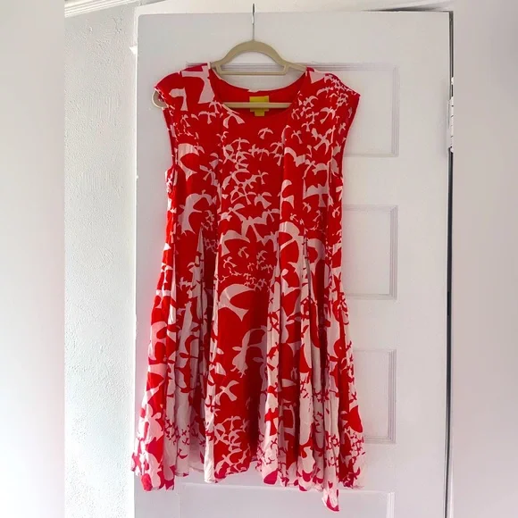 open lace back dress Couche